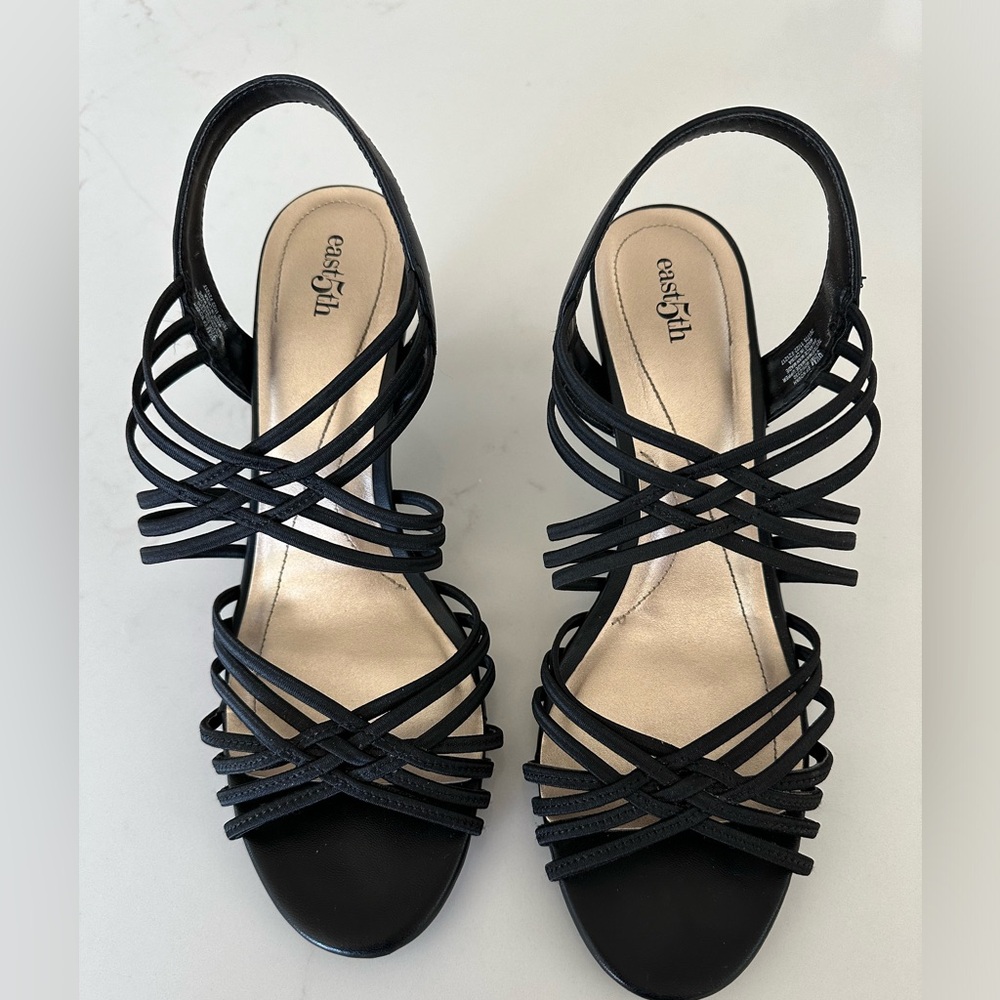 Nine West Black Sandal Size 9.5